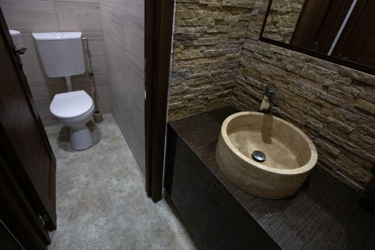 מלון אוטופן Airport House מראה חיצוני תמונה