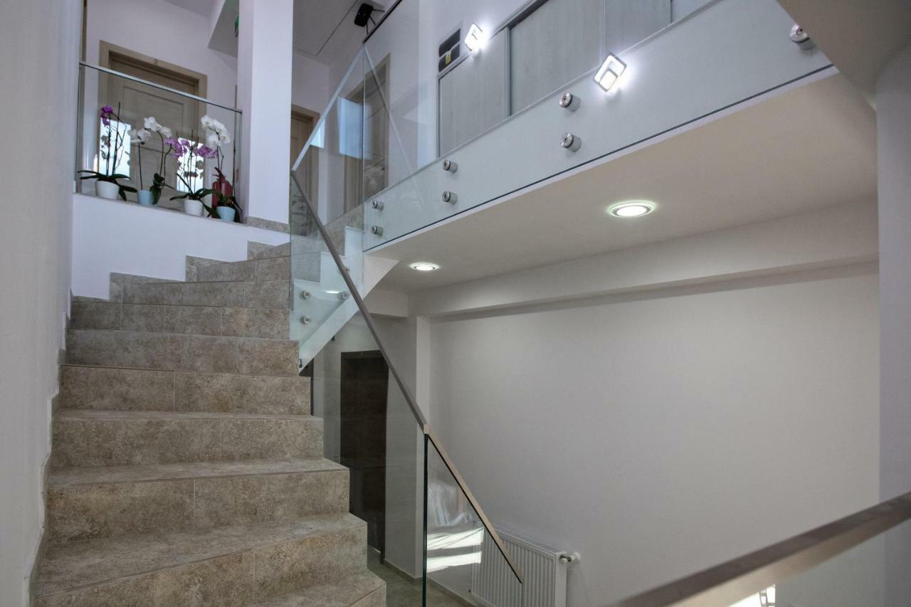 מלון אוטופן Airport House מראה חיצוני תמונה