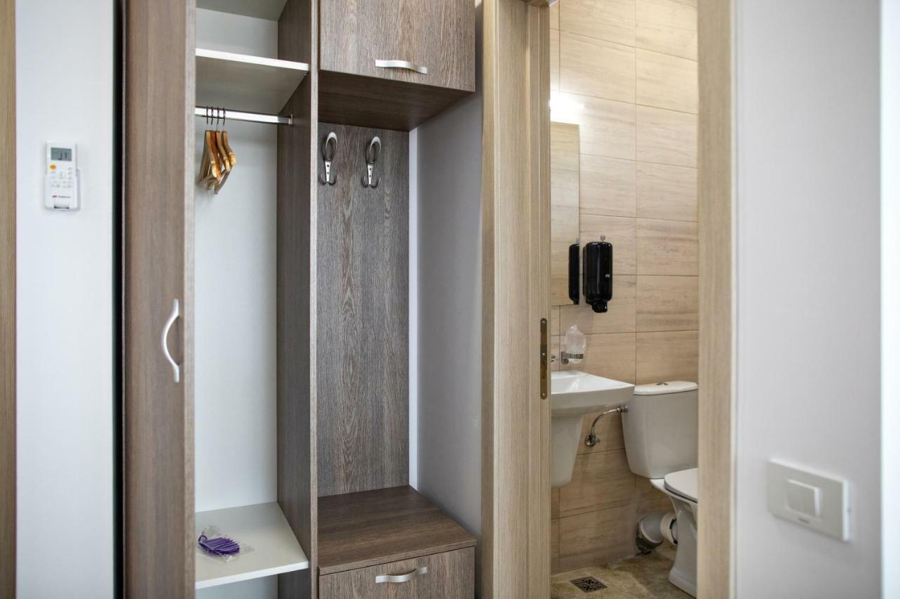 מלון אוטופן Airport House מראה חיצוני תמונה