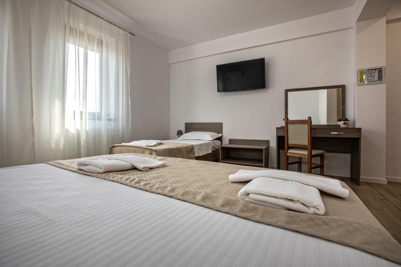 מלון אוטופן Airport House מראה חיצוני תמונה
